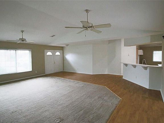 4th image of 1126 SE 14th Ter