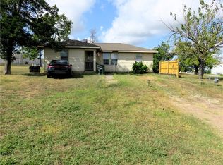 1413 Sandy Point Rd, Bryan, TX 77803