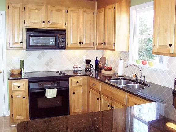 Upgraded tile backsplash