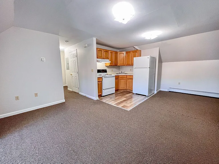 207 Wethersfield Ave — Photo 9