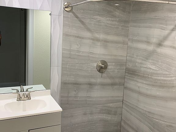 5th image of 6 Oak Cir #A