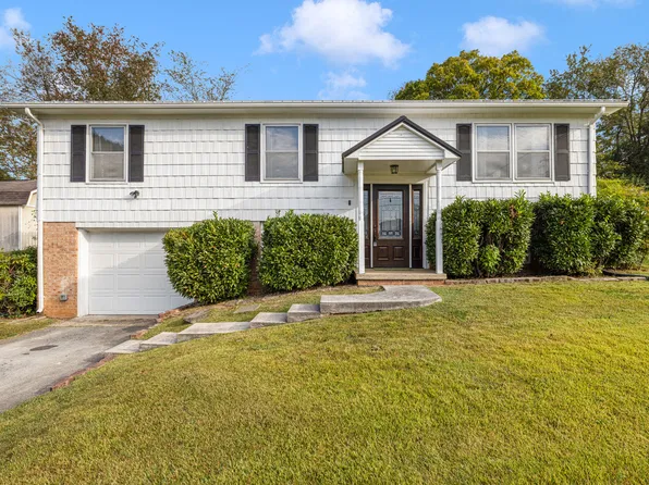 3200 Buckingham Dr, Johnson City, TN 37604