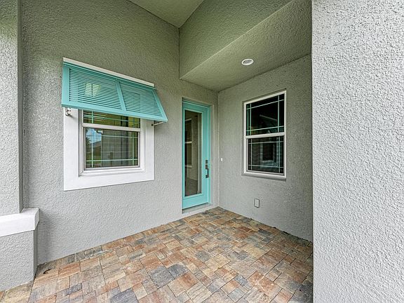 3rd image of 153 Okeeffe Cir