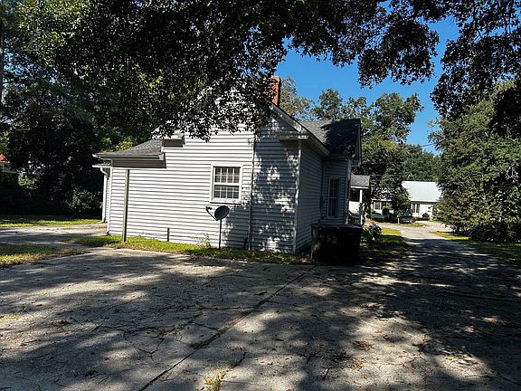 3rd image of 218 E 2nd Ave