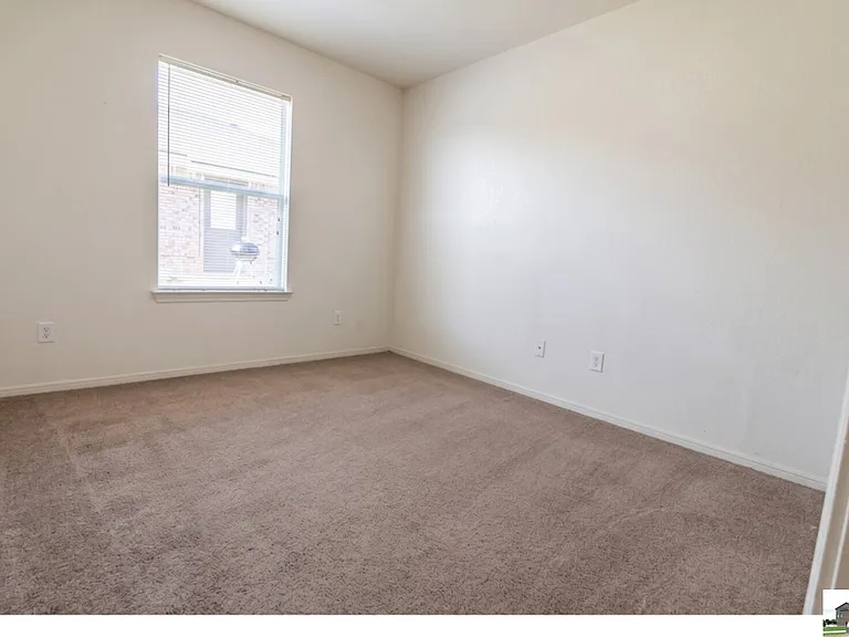 2915 Sunflower Trl #B — Photo 6