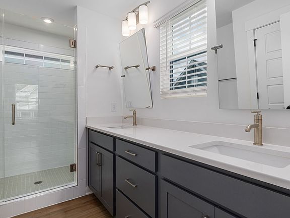 4th image of 554 E Hargett St #257