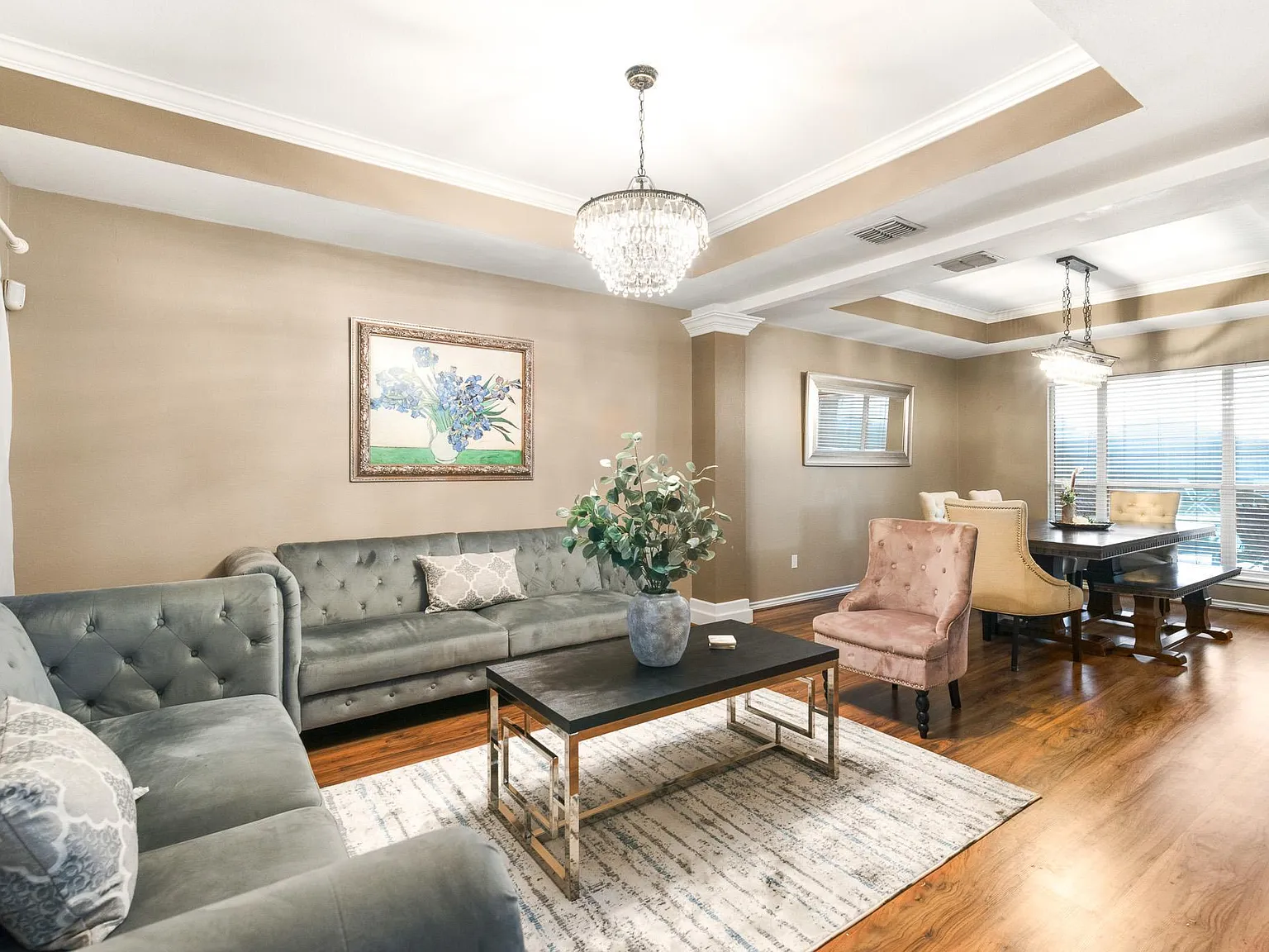 4 bed, 2.5 bath, 2261 sqft, $5,300 — Photo 3