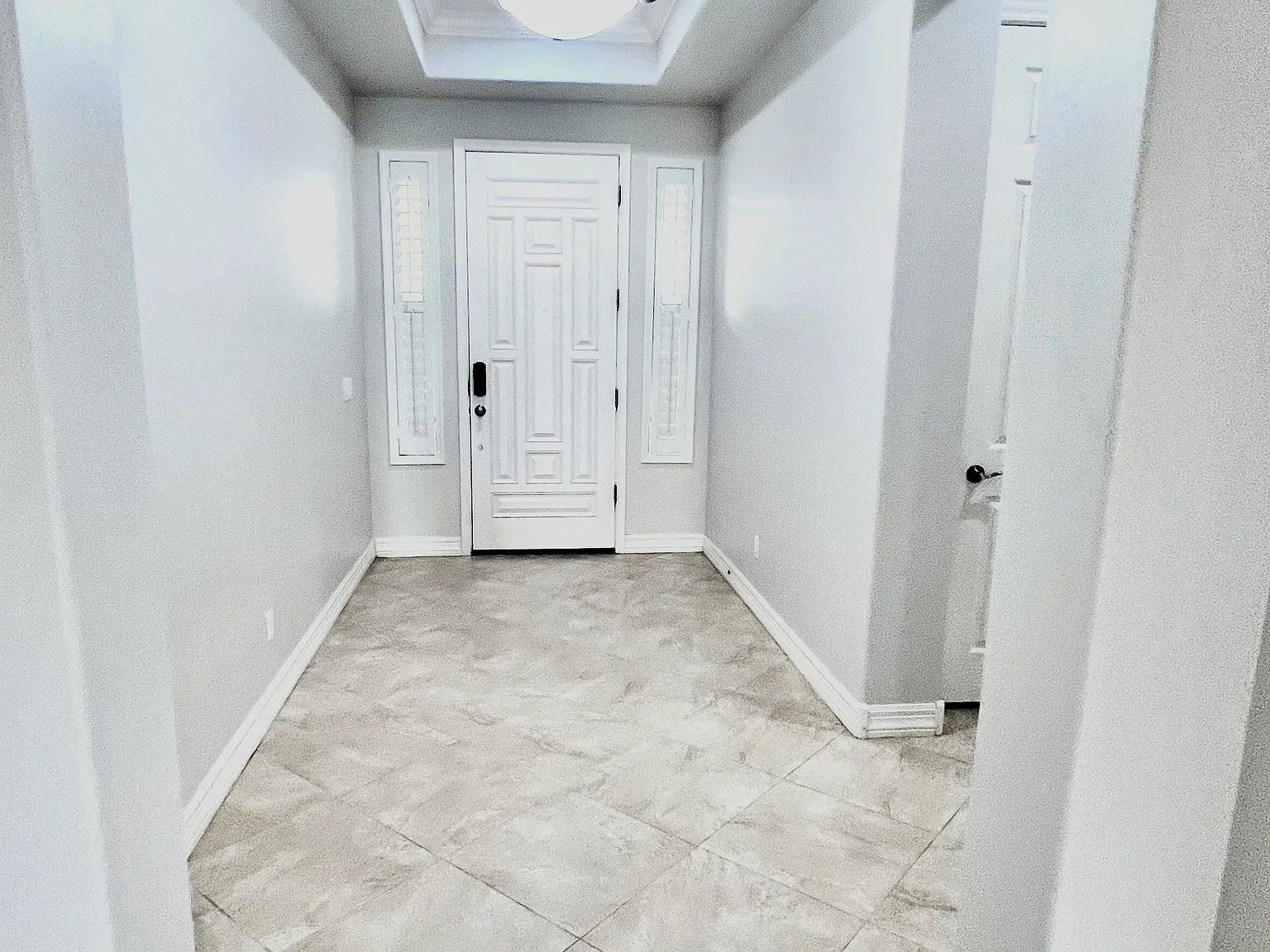 6 bed, 4300 sqft, $4,150 — Photo 4