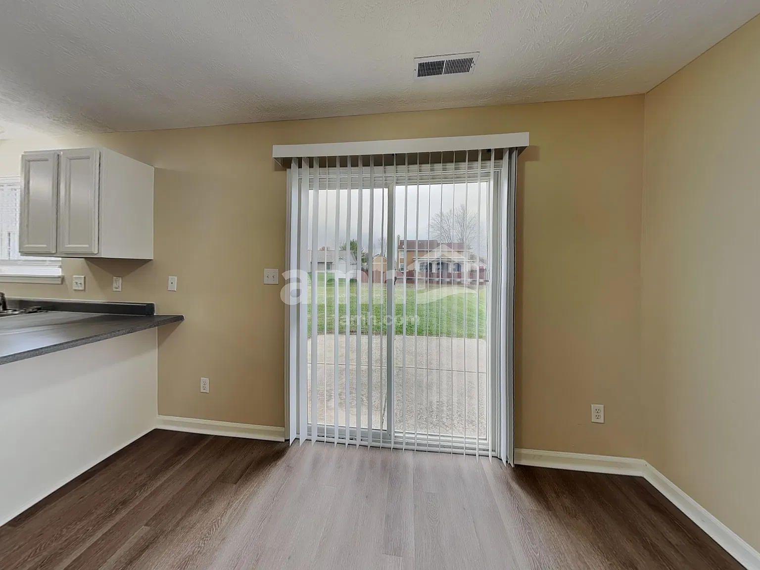 4 bed, 2.5 bath, 1920 sqft, $2,205 — Photo 4