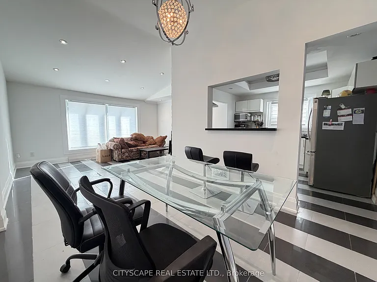 135 Bonham Blvd #UPPER — Photo 36
