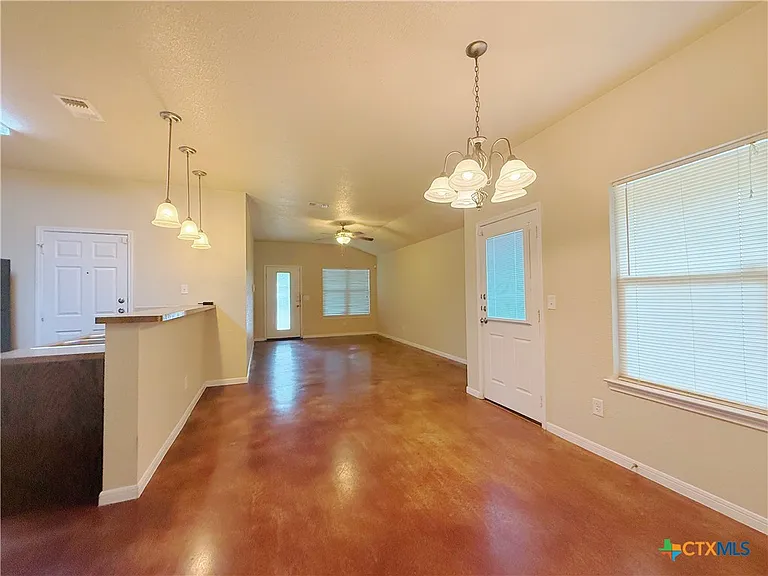 941 Pinewood Dr #A — Photo 3