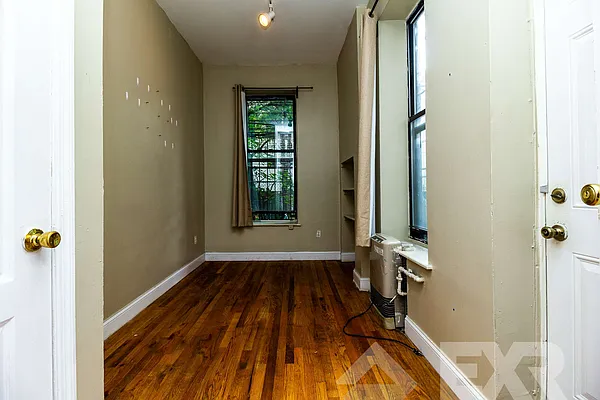 Rented by EXR | media 12