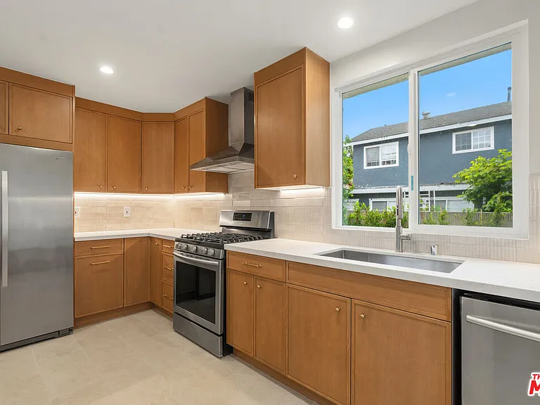12024 Alberta Dr — Photo 6