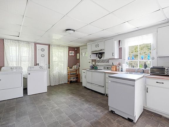 4th image of 45 Summer St