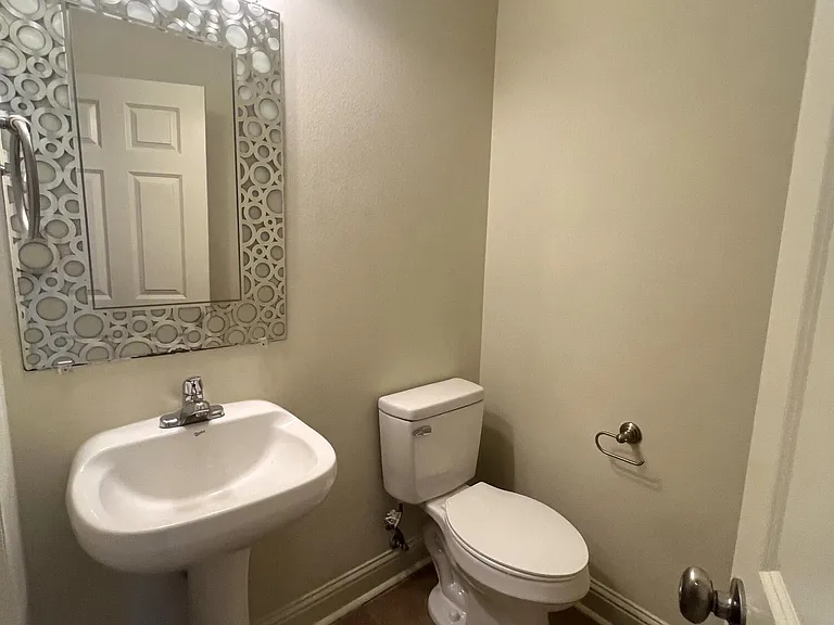 918 Jefferson Dr — Photo 10
