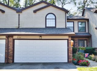 9189 Lake Pine Dr, Whitmore Lake, MI