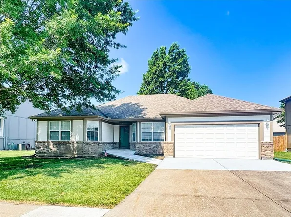 1907 NE 2nd St, Blue Springs, MO 64014