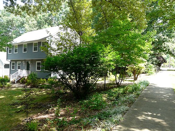 House sits on corner lot