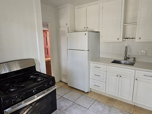 4th image of 161 S Westmoreland Ave APT 101
