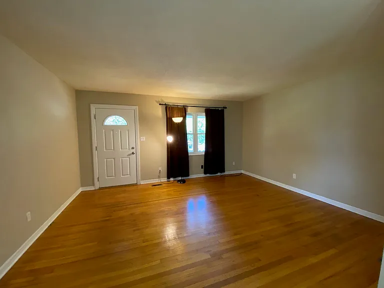 899 Tamarack Ave — Photo 5