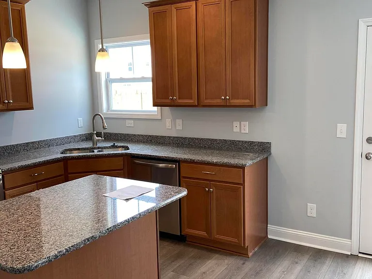 4612 Runaway Bay Ln — Photo 6