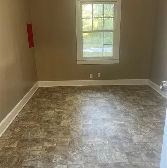 615 Mohawk St — Photo 14