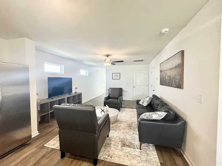 551 Seaborn Cir — Photo 12