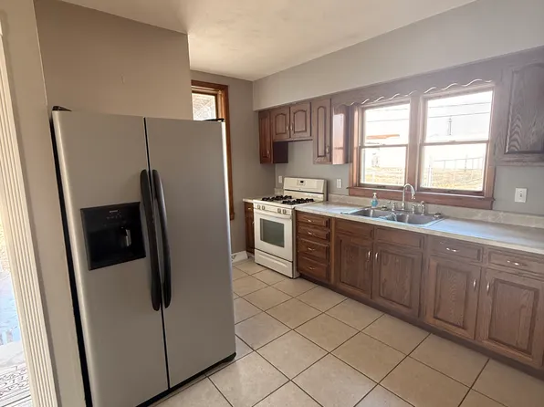 401 S 22nd St, Belleville, IL 62226