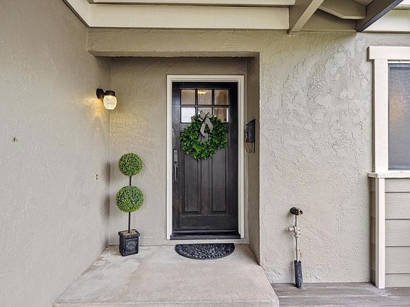 4th image of 1078 Estes Drive