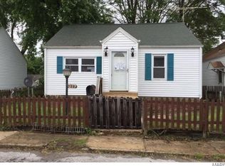 217 E 2nd St, De Soto, MO 63020