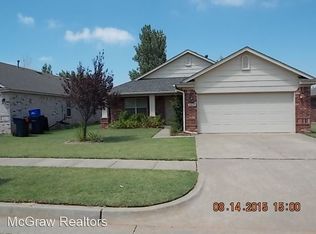 10637 NW 34th St, Yukon, OK 73099