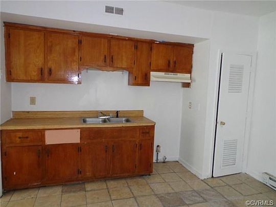 3rd image of 661 Pegram St