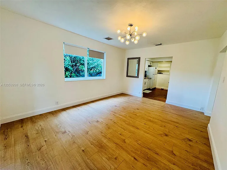 920 N 26th Ave — Photo 4