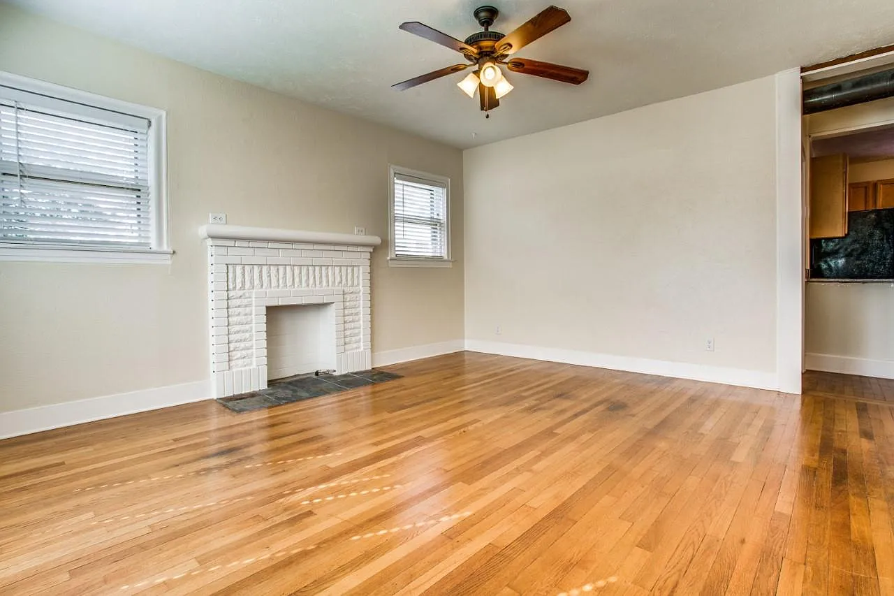 5005 Chambers St — Photo 3