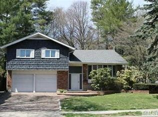 71 Soundview Dr, Port Washington, NY 11050