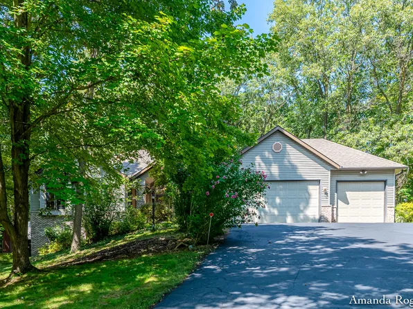 3277 Bewell Ave SE, Lowell, MI 49331