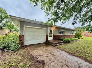 308 S Magnolia Ave, Erick, OK 73645