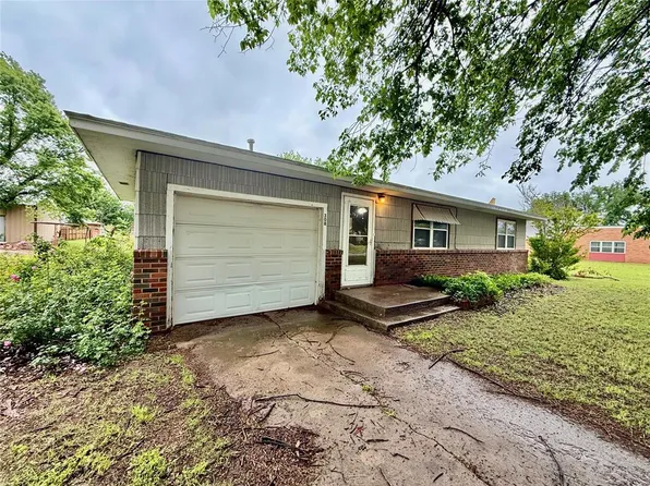 308 S Magnolia Ave, Erick, OK 73645
