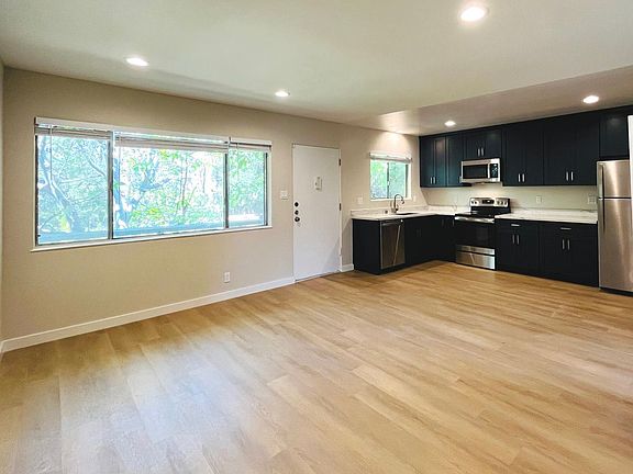 4th image of 2422 McKinley Ave