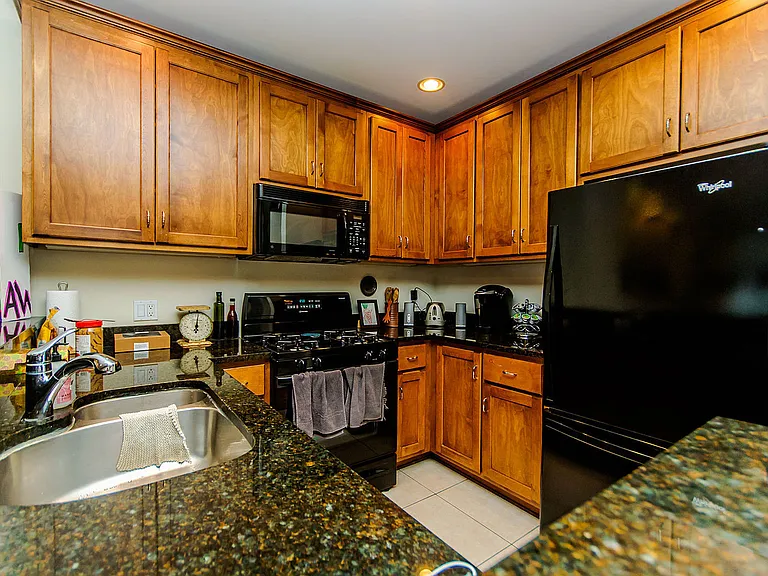 531 N Wells St #166-W — Photo 32