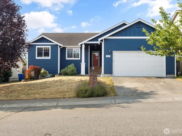 229 NW Cherry Hill Loop, Oak Harbor, WA 98277