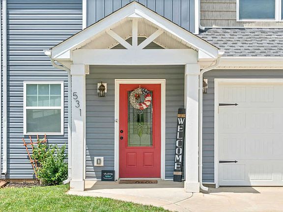 3rd image of 531 Somerset Ln