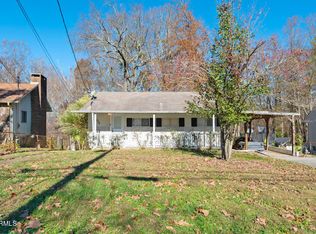 774 W Outer Dr, Oak Ridge, TN 37830