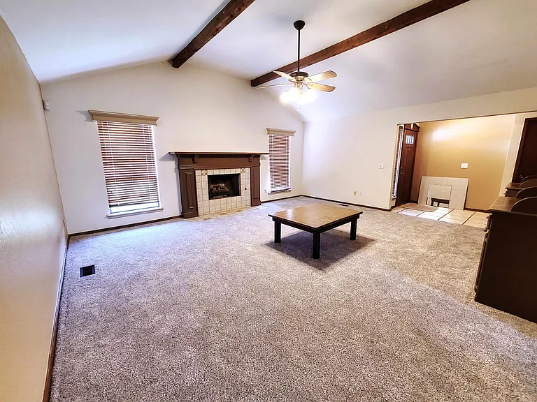 10413 Glascow Dr — Photo 5