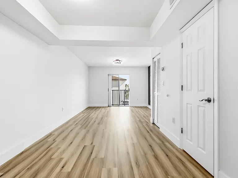 2925 W 80th St #208 — Photo 4