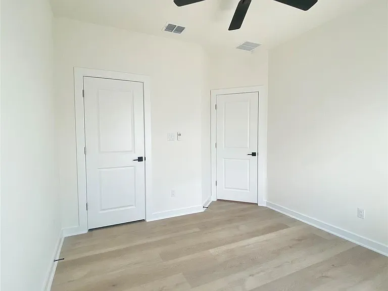 700 Horseshoe Dr #101 — Photo 13