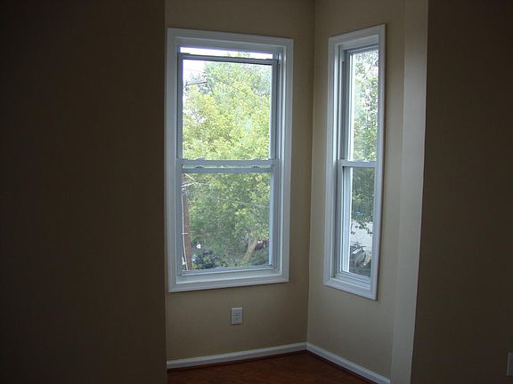 5th image of 2826 W Oxford St #3