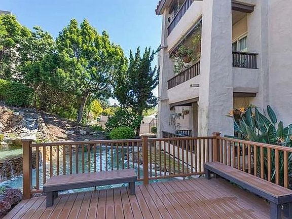 5th image of 2522 Clairemont Dr Unit 106