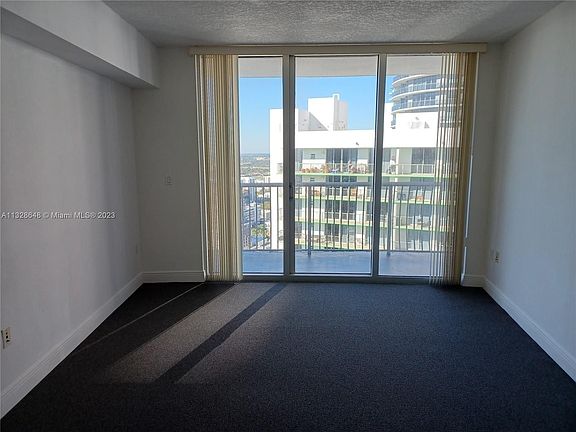 3rd image of 1750 N Bayshore Dr APT 3711
