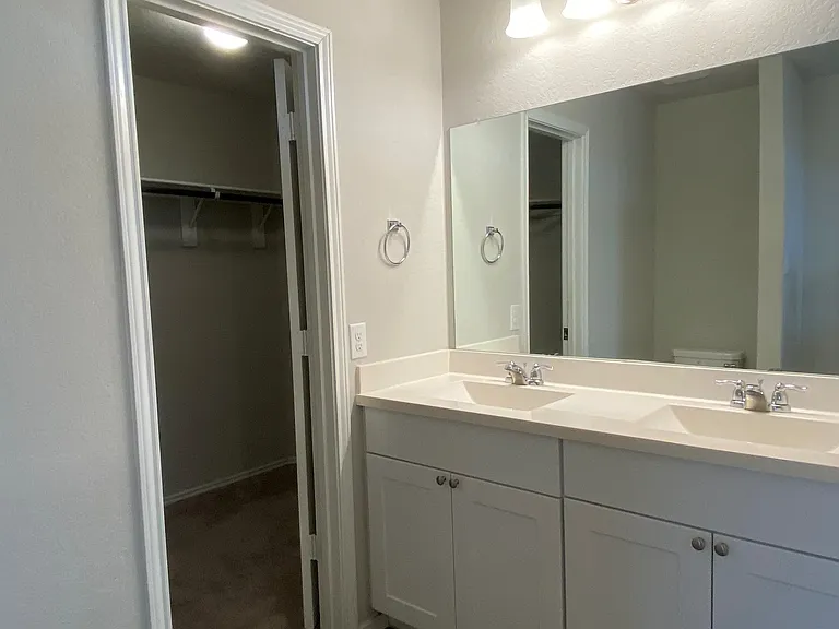 10410 Waverunner — Photo 24
